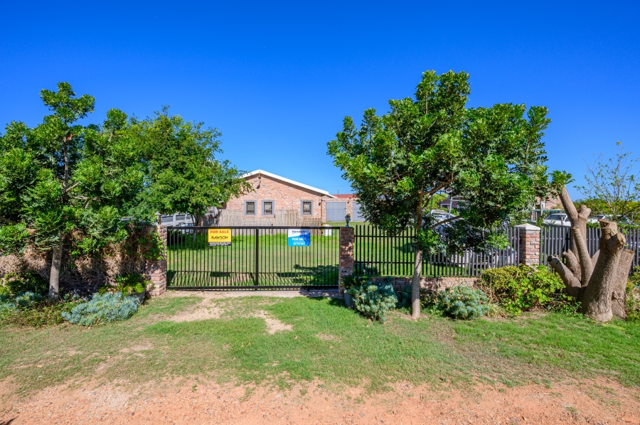 4 Bedroom Property for Sale in Cannonville Eastern Cape